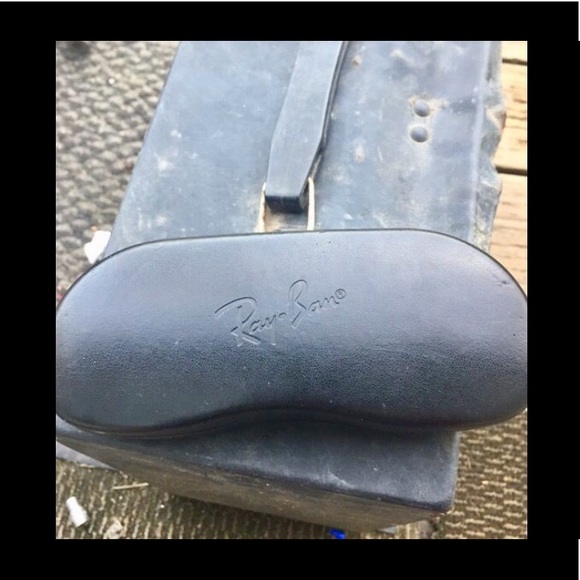 Ray-Ban Aviators - Picture 3 of 4